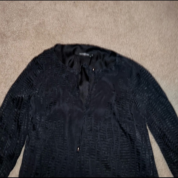 Alice & Trixie Black Long Sleeve Blouse with Laces size XS - Picture 4 of 9